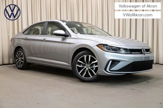 New 2025 Volkswagen Jetta SE image 1