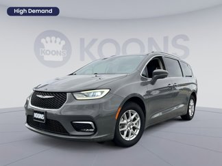 Used 2021 Chrysler Pacifica Touring-L image 1