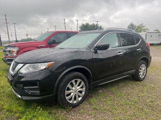Used 2018 Nissan Rogue SV image 1
