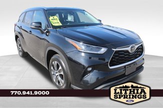 Used 2021 Toyota Highlander XLE image 1