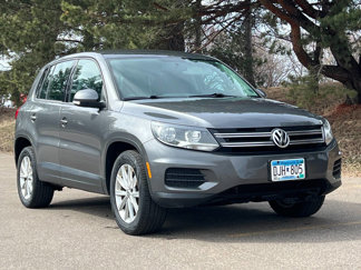 Used 2014 Volkswagen Tiguan SE image 1
