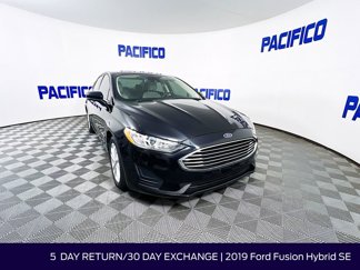 Used 2019 Ford Fusion SE image 1