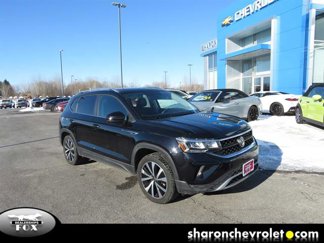 Used 2022 Volkswagen Taos SE image 1