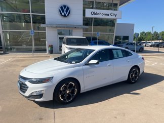 Used 2023 Chevrolet Malibu LT image 1