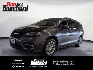 Used 2022 Chrysler Pacifica Touring-L w/ Uconnect Theater Family Group image 1