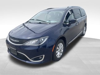 Used 2018 Chrysler Pacifica Touring-L Plus image 1