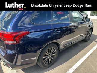 Used 2020 Mitsubishi Outlander LE image 1