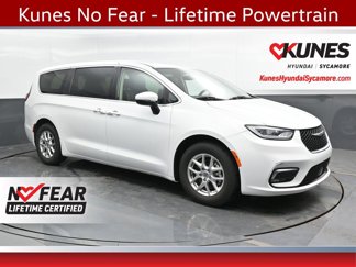 Used 2023 Chrysler Pacifica Touring-L image 1