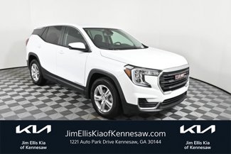 Used 2024 GMC Terrain SLE image 1