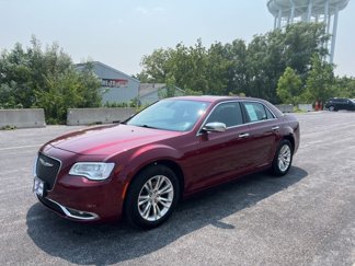 Used 2016 Chrysler 300 C image 1
