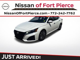 Used 2023 Nissan Altima 2.5 SV image 1