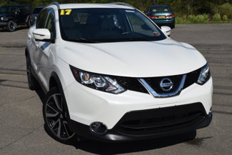 Used 2017 Nissan Rogue Sport SL image 1