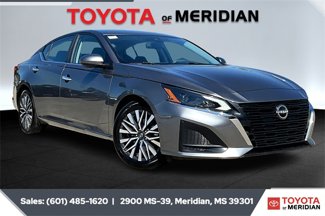 Used 2023 Nissan Altima 2.5 SV image 1