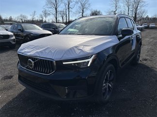 New 2025 Volvo XC40 B5 Core image 1