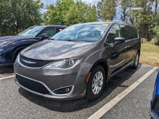 Used 2018 Chrysler Pacifica Touring-L Plus image 1