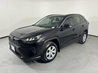 Used 2020 Toyota RAV4 LE image 1