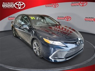 Used 2021 Toyota Camry XLE image 1