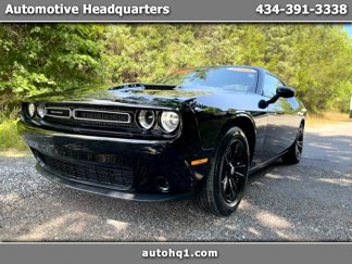 Used 2019 Dodge Challenger SXT image 1