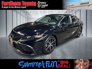 Used 2023 Toyota Camry SE image 1