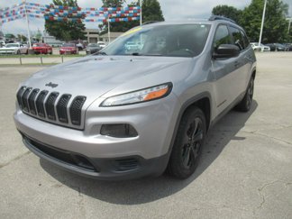Used 2017 Jeep Cherokee Sport image 1