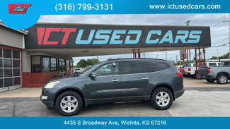 Used 2011 Chevrolet Traverse LT image 1
