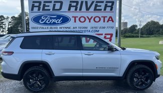 Used 2023 Jeep Grand Cherokee L Laredo image 1
