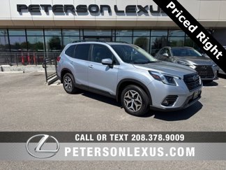 Used 2023 Subaru Forester Premium image 1