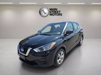 Used 2020 Nissan Kicks S image 1