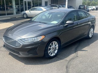 Used 2020 Ford Fusion SE image 1