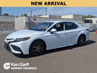 Used 2021 Toyota Camry SE image 1