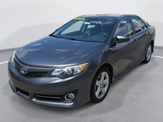 Used 2014 Toyota Camry SE image 1