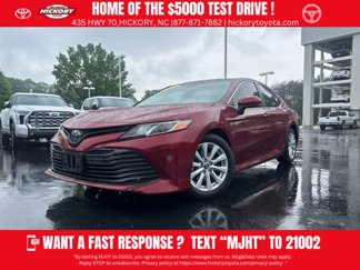 Used 2018 Toyota Camry LE image 1