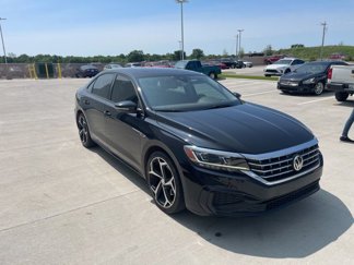 Used 2020 Volkswagen Passat 2.0T R-Line image 1