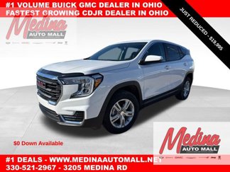 Used 2022 GMC Terrain SLE image 1
