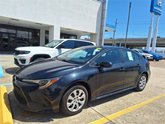 Used 2022 Toyota Corolla LE image 1