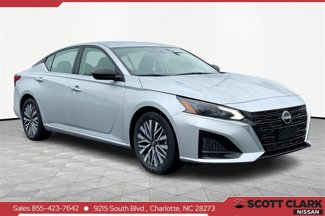 Used 2024 Nissan Altima 2.5 SV image 1
