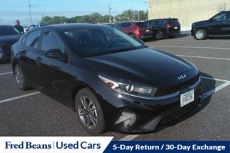 Used 2023 Kia Forte LXS image 1