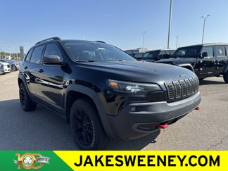 Used 2019 Jeep Cherokee Trailhawk image 1