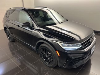 Used 2022 Volkswagen Tiguan SE R-Line image 1