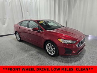 Used 2020 Ford Fusion SE image 1