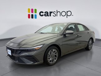 Used 2024 Hyundai Elantra SEL image 1