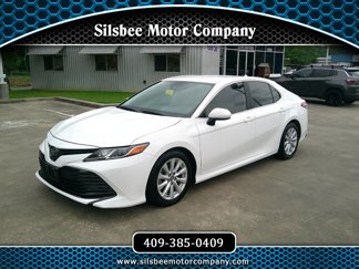 Used 2019 Toyota Camry LE image 1