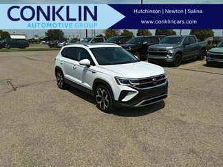 Used 2022 Volkswagen Taos SEL image 1