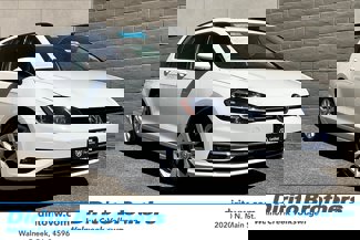 Certified 2019 Volkswagen Golf SE image 1