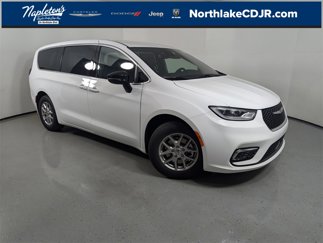 New 2025 Chrysler Pacifica Select image 1