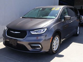 Used 2023 Chrysler Pacifica Touring-L image 1