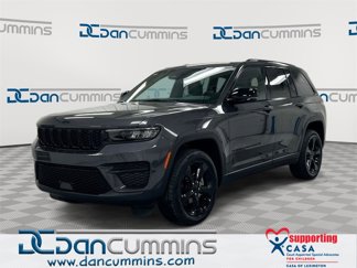 Used 2023 Jeep Grand Cherokee Altitude image 1
