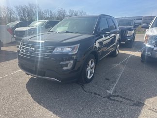 Used 2016 Ford Explorer XLT w/ Equipment Group 202A image 1