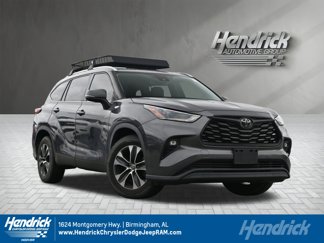 Used 2021 Toyota Highlander XLE image 1