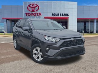 Used 2020 Toyota RAV4 XLE image 1